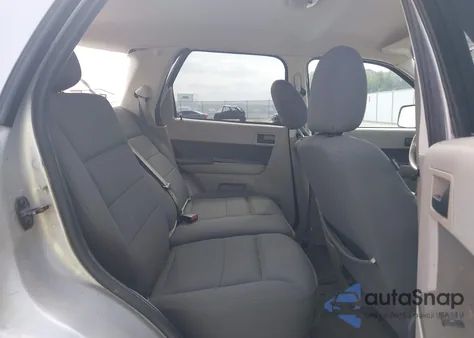 2009 Ford Escape Xlt z USA, uszkodzony, nr VIN 1FMCU93G09KB54459